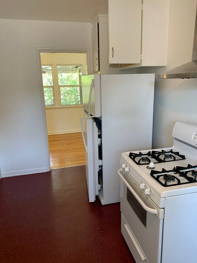 Building Photo - 5214 Agnes Ave