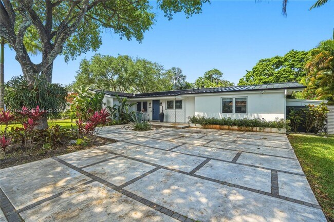 Building Photo - 7830 SW 53rd Pl