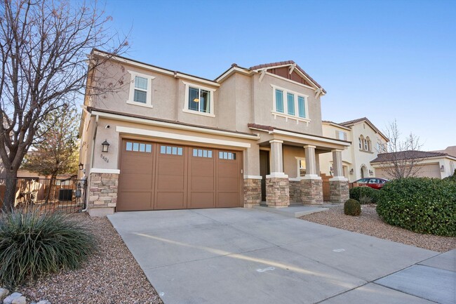 Building Photo - Beautiful 4 Bed / 4 Bath | 3 Car Garage | ...