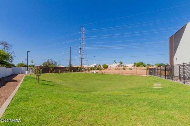 Building Photo - 3426 E University Dr