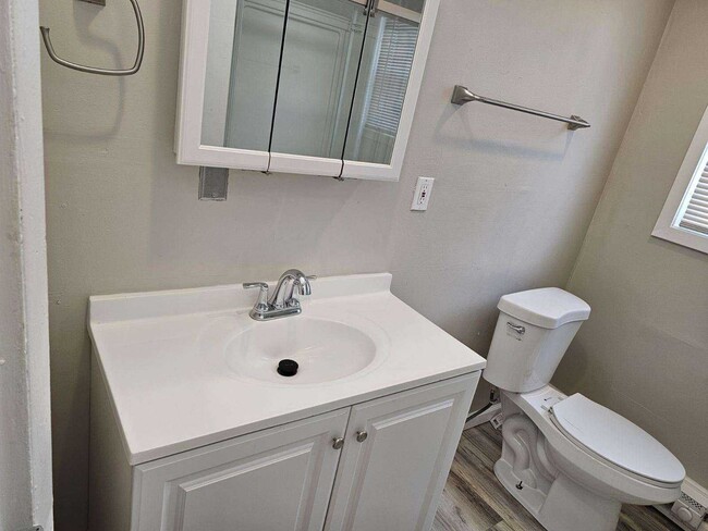 Building Photo - 6028 Laurel Hall Dr