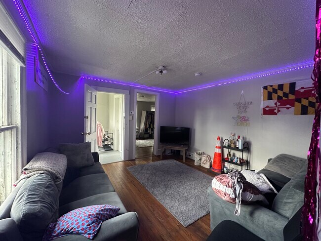 Building Photo - 126 Hudson St