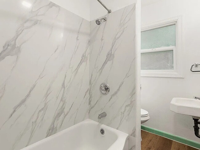 Building Photo - Welcome to this charming 2-bedroom