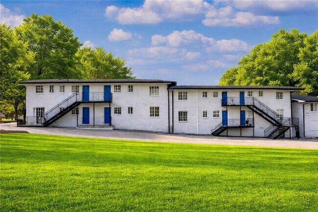 Building Photo - 2055 Alison Ct SW