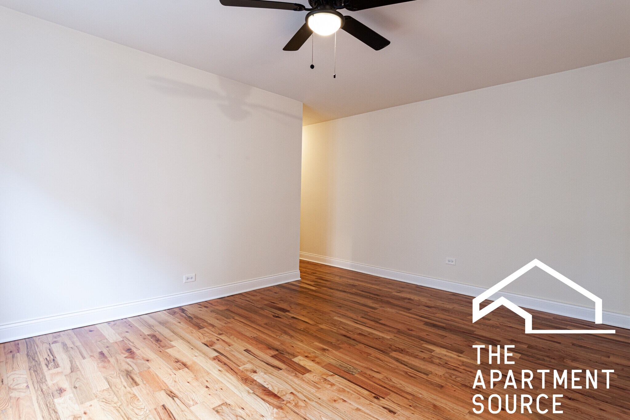 Building Photo - 809 W Cornelia Ave