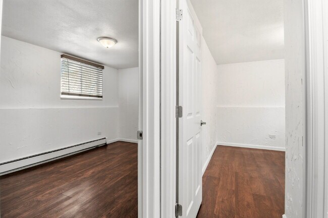 Building Photo - $1,520.95 - 2 bed, 1 bath updated ground floor Condo in Lakewood with In Unit Laundry