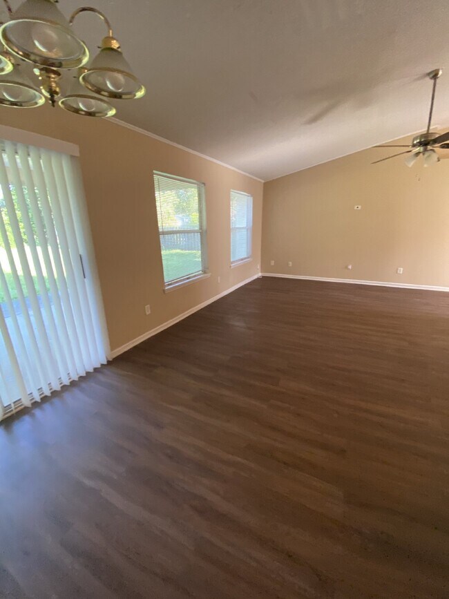 Building Photo - FOR RENT:  Charming 3-Bedroom Home with Sp...