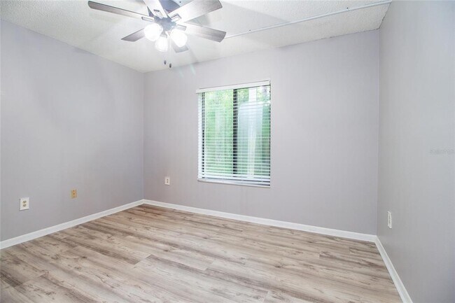 Building Photo - 3101 Lake Pine Way S