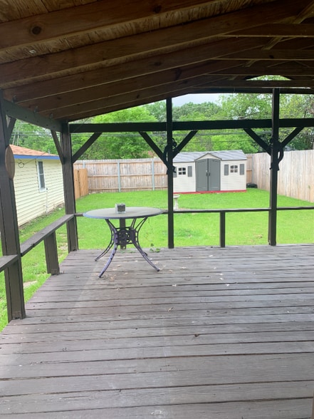 Building Photo - 716 Shadwell Dr