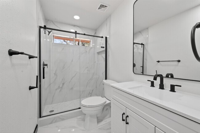 Building Photo - 10703 White Bridge Ln