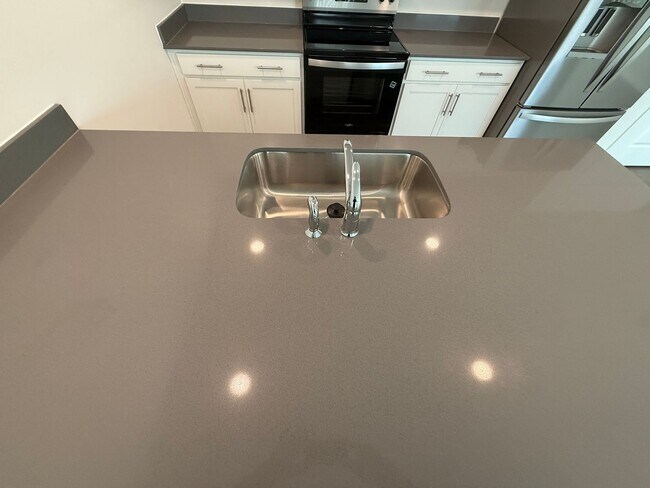 Building Photo - Beautiful Townhome in Charlotte