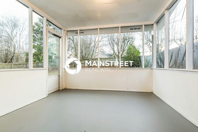 Building Photo - 3 Bedroom Pet-Friendly Home in Stone Mountain, GA with Main Street Renewal