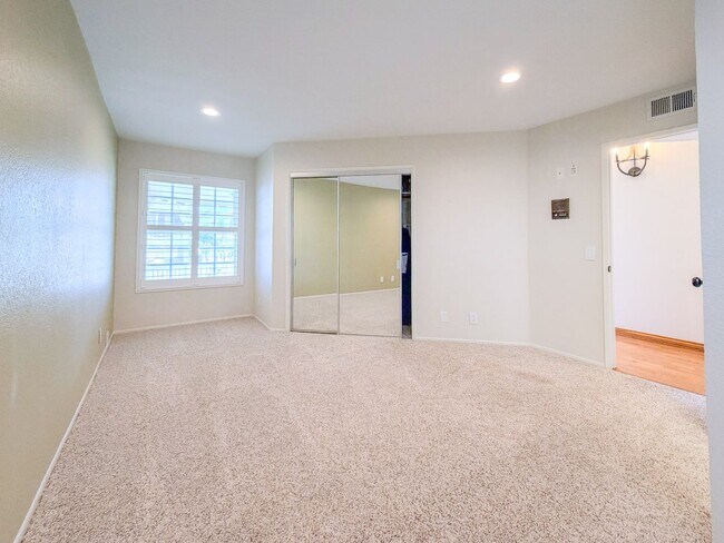 Building Photo - 2511 Monaco Dr