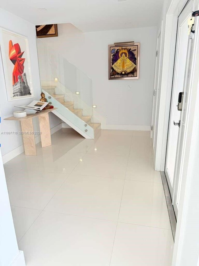 Building Photo - 9437 SW 145th Pl