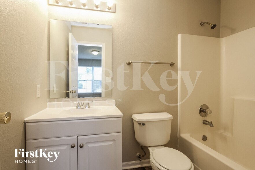 Building Photo - 6479 Hazelhatch Dr