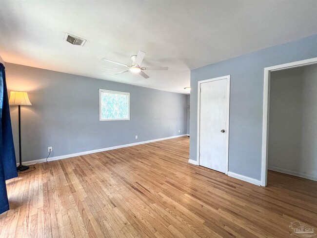 Building Photo - 3631 Forest Glen Dr