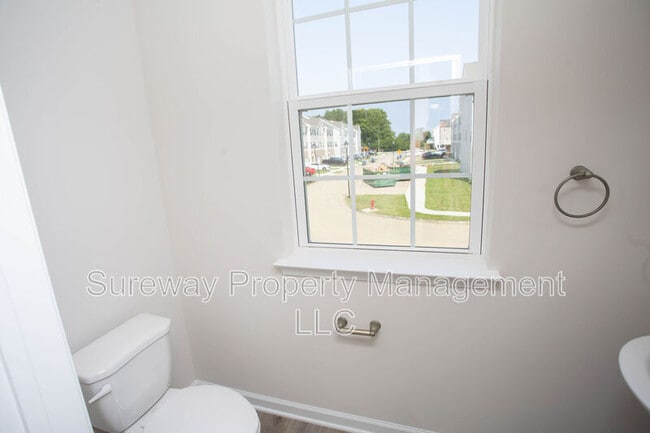 Building Photo - 234 Macoun Way