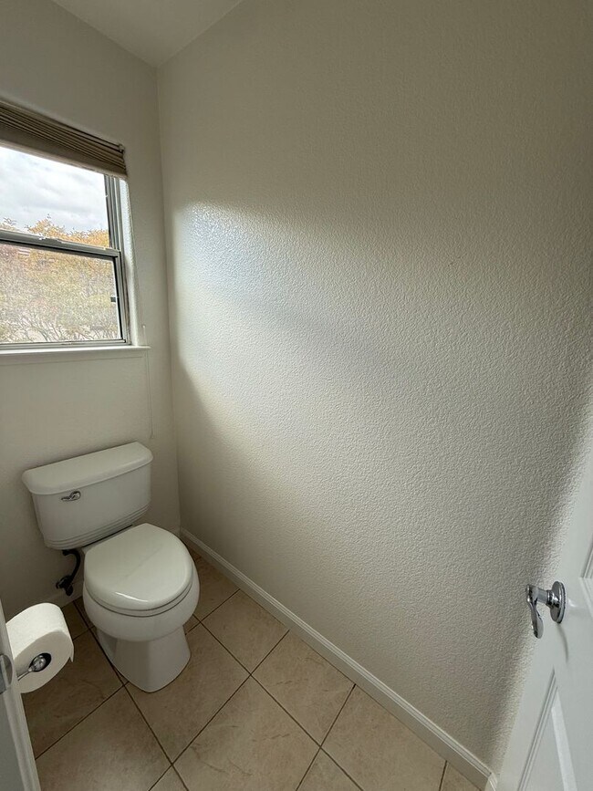 Building Photo - 505 Flora Spring Ct