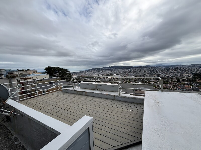 Building Photo - 133 Cresta Vista Dr