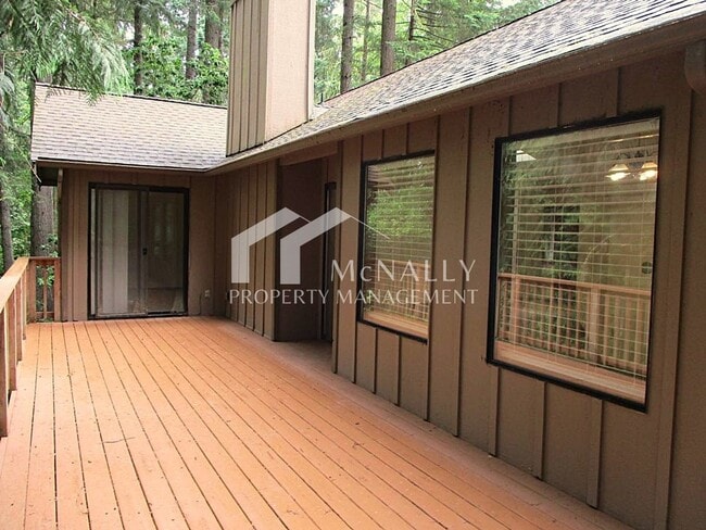 Building Photo - Beautiful 4 Bedroom 2.75 Bathroom Home in ...