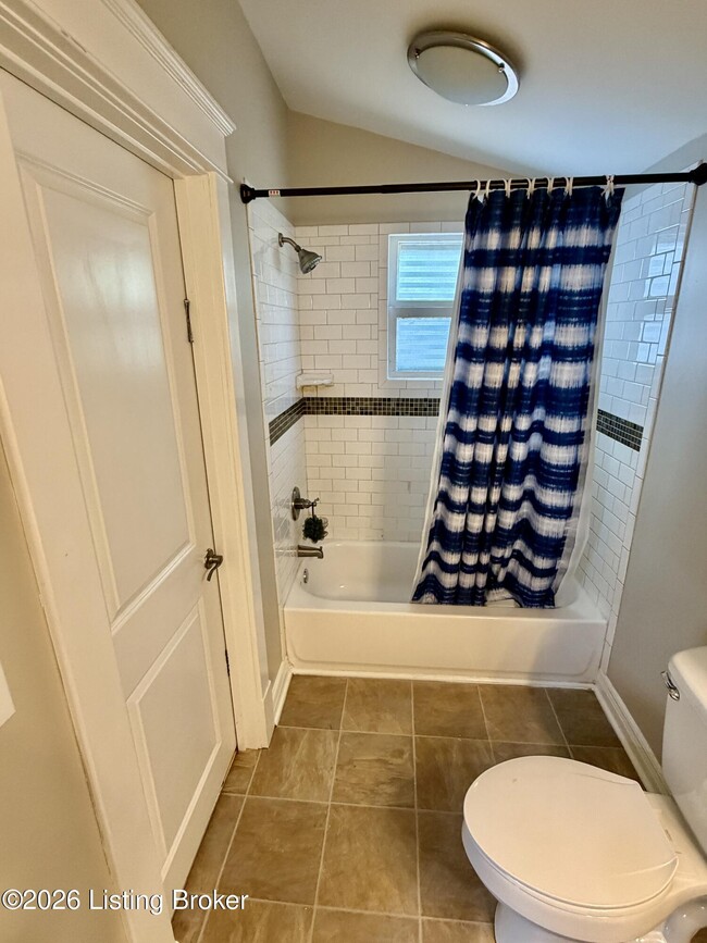 Building Photo - 2125 Crittenden Dr