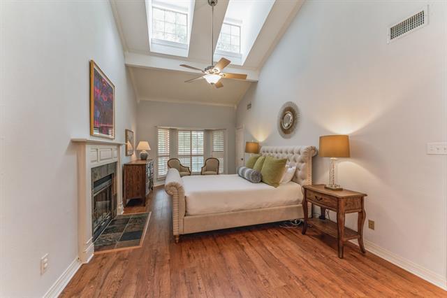 Building Photo - 3444 Normandy Ave