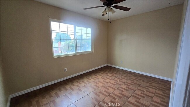 Building Photo - 308 N Millard Ave