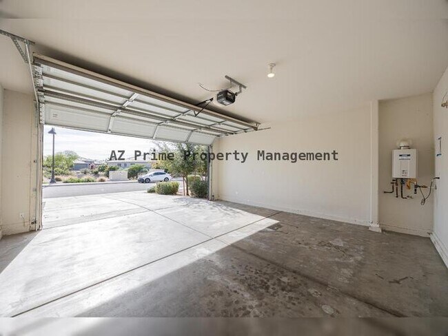 Building Photo - 43606 Juniper Ave