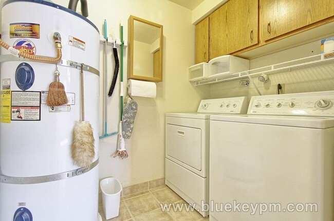 Building Photo - 2 Bed, 2 Bath Townhouse in Felida/Salmon C...