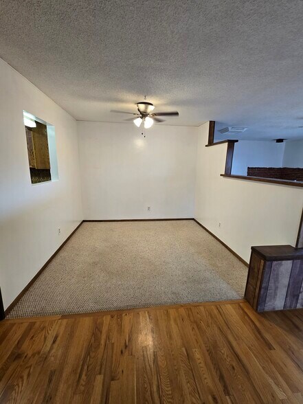 Building Photo - 403 Greenway Dr