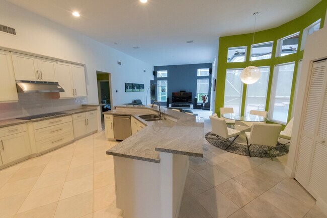 Building Photo - Live the Resort Life in Boca Raton - AVAIL...