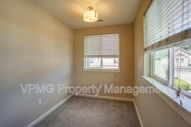 Building Photo - 4013 NE 89th Way