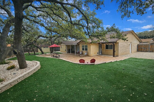 Building Photo - 8411 Brixton