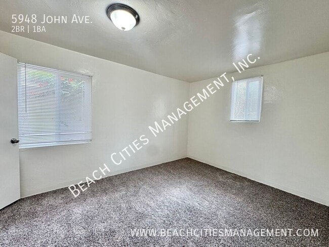 Building Photo - 5948 John Ave