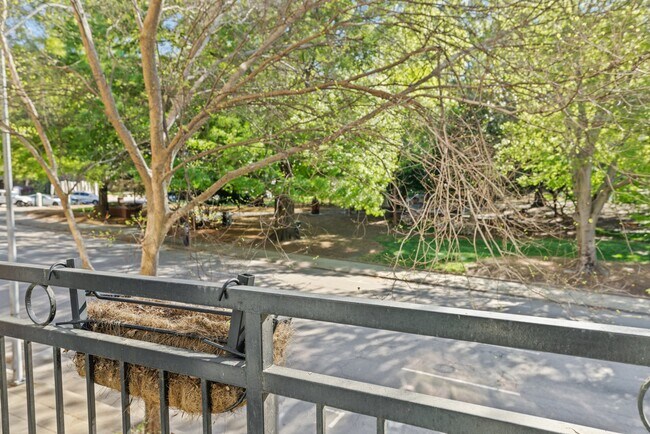 Building Photo - 200 S Dawson St