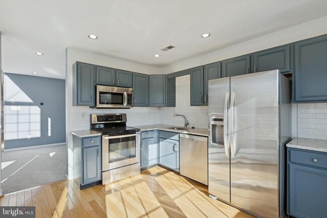 Building Photo - 28 Victoria Cir