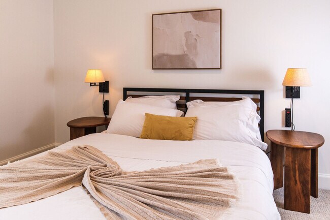 Building Photo - 758 N Broadway