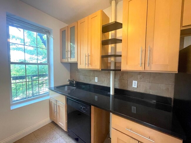 Building Photo - 2677 John F. Kennedy Blvd