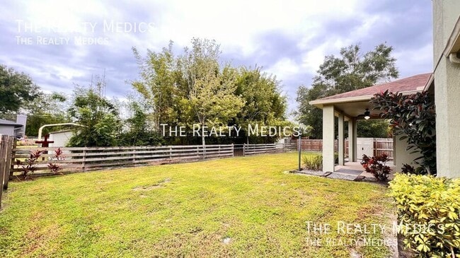 Building Photo - 2372 Sunnyview Dr