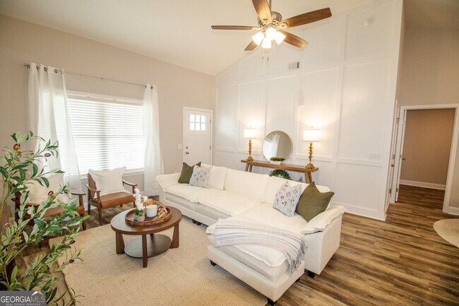 Building Photo - 116 Woodsedge Dr