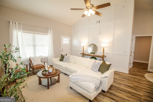 Building Photo - 211 Big Branch Dr