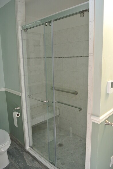 Building Photo - 180 fairview ave s