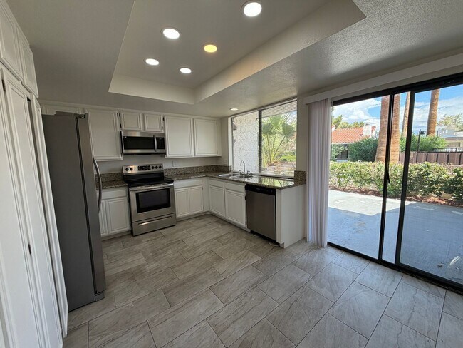 Building Photo - 3118 Espanol Dr