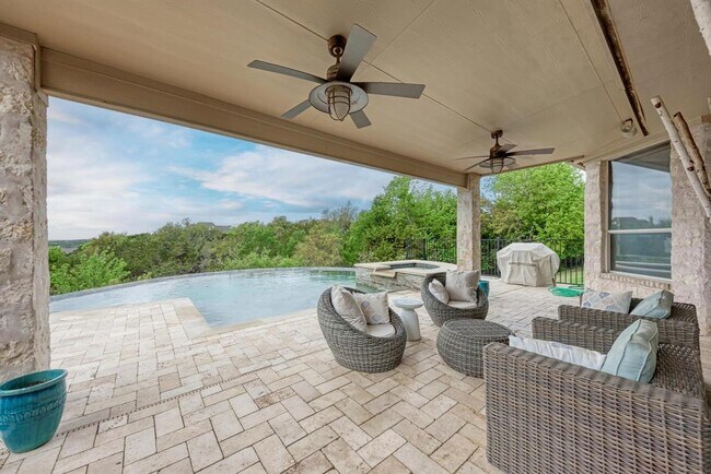 Building Photo - 545 Tom Sawyer Rd