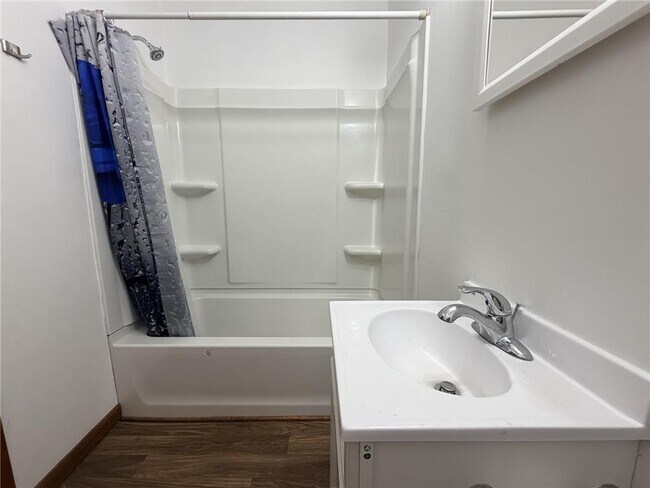 Building Photo - 1030 Reaney Ave E