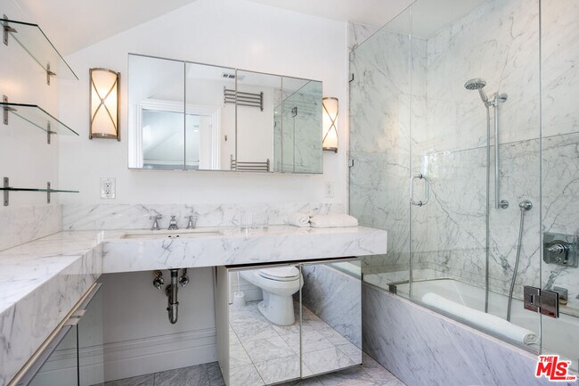 Building Photo - 1322 Londonderry Pl