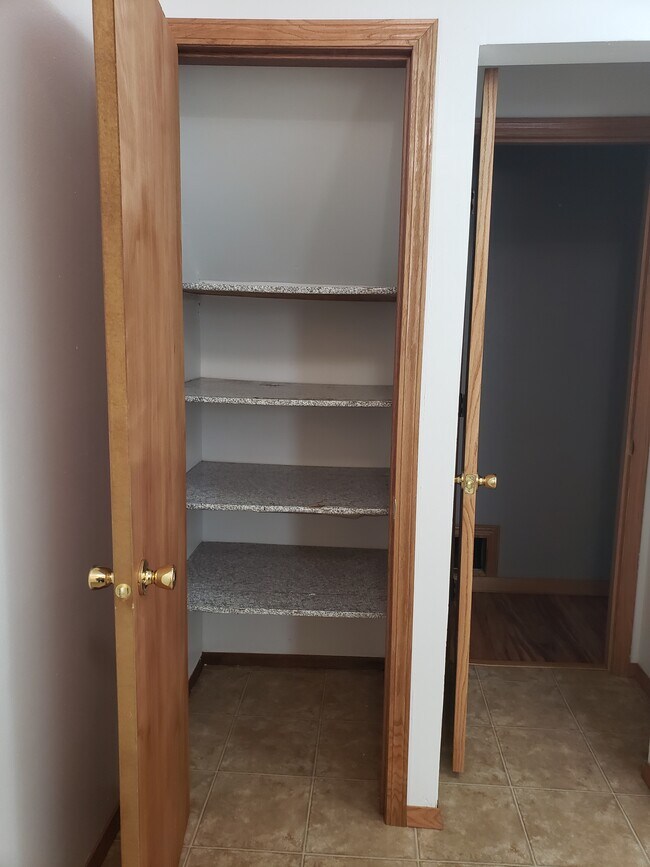 Building Photo - 608 W South St