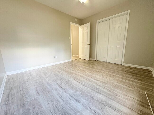 Building Photo - 1840 Devra Dr