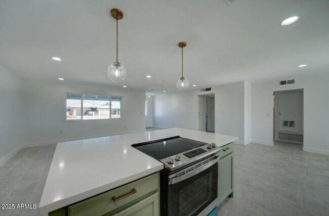 Building Photo - 11832 N Balboa Dr