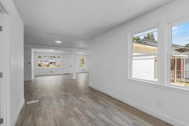 Building Photo - 72 Madera Dr